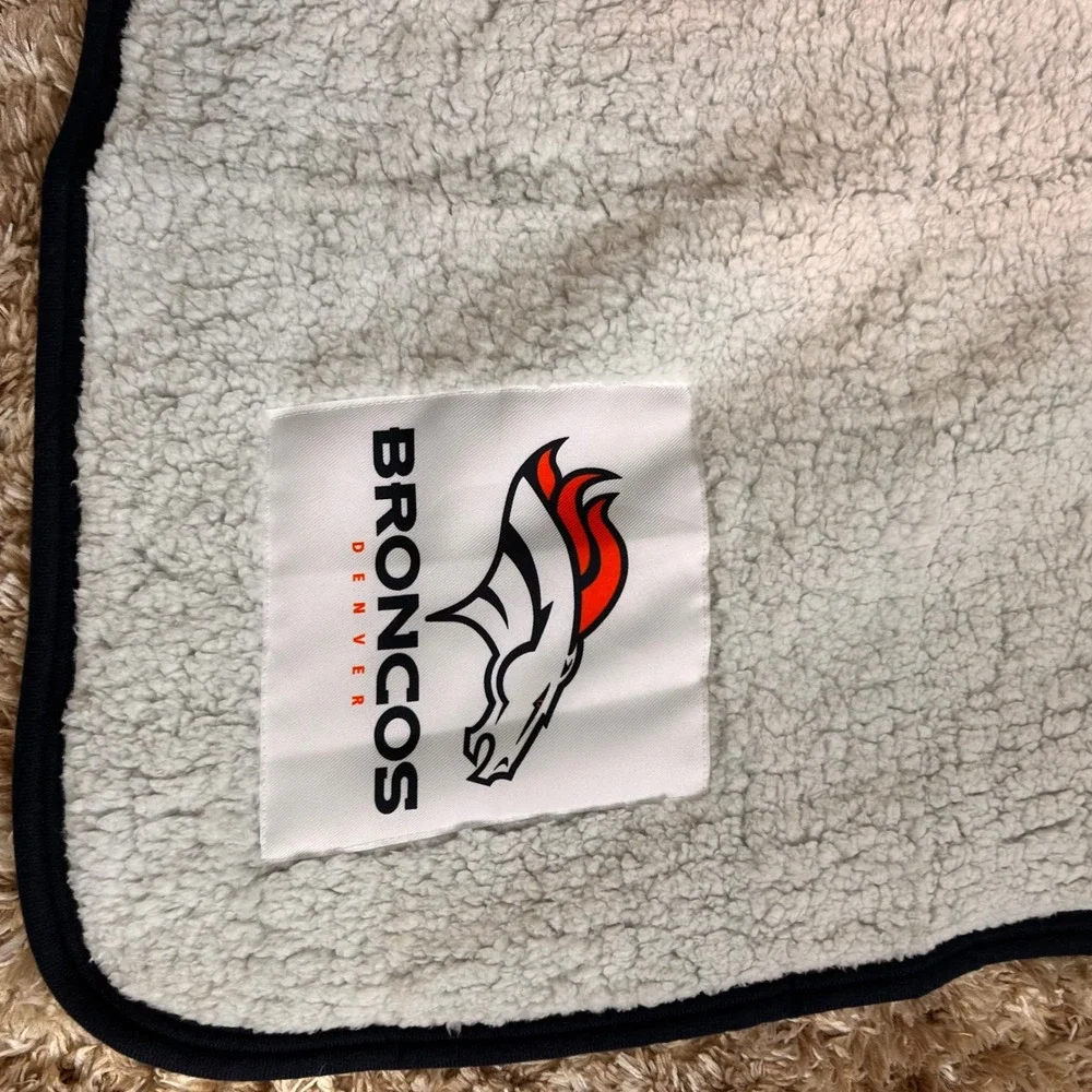 Denver Broncos NFL Sherpa Fleece Throw Blanket White Navy Blue 60x48